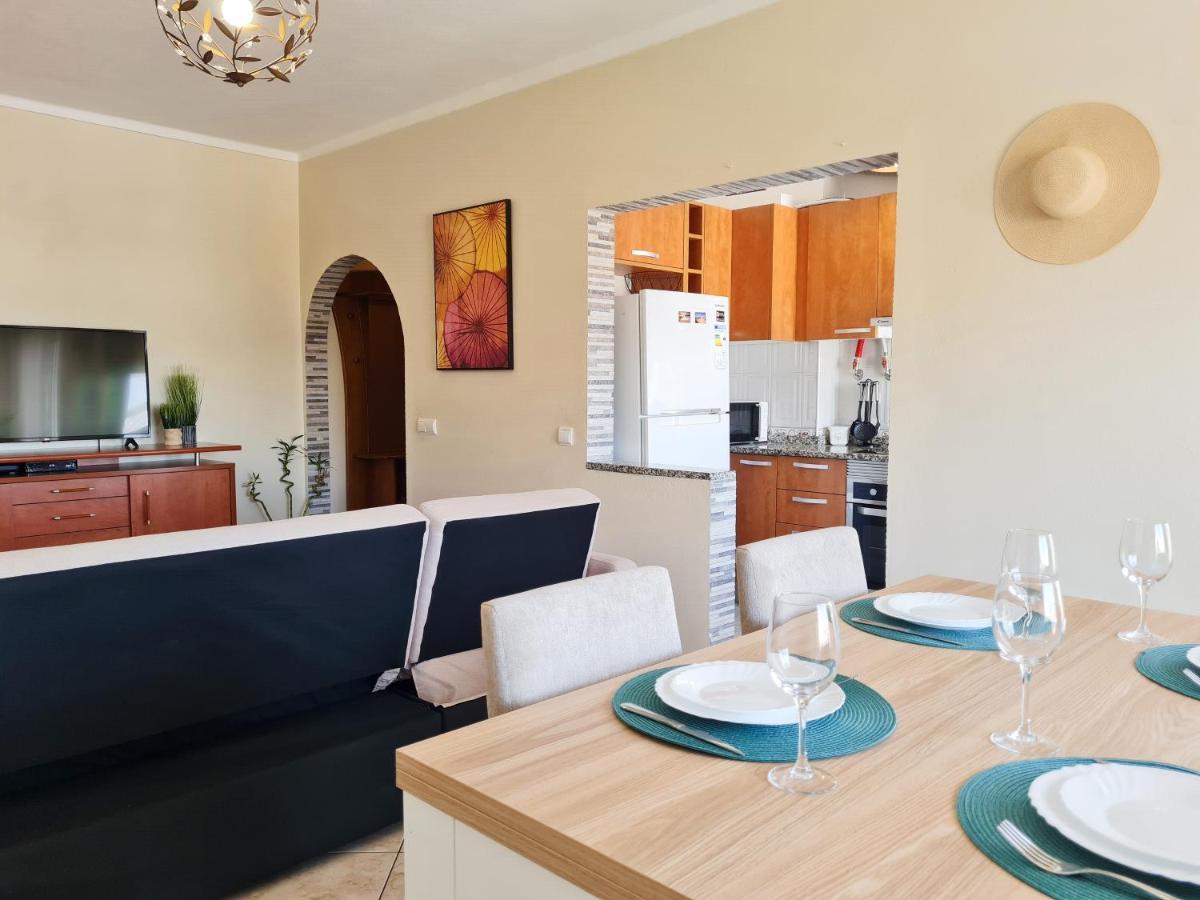 Casa Tombua - Pool - & Center 300m - Ac - Wifi Apartment